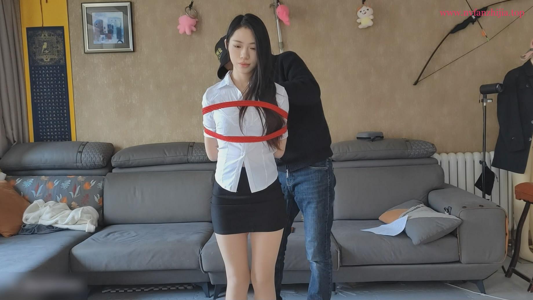 一绳所爱 卢曼莹刷抖音要求绑着看