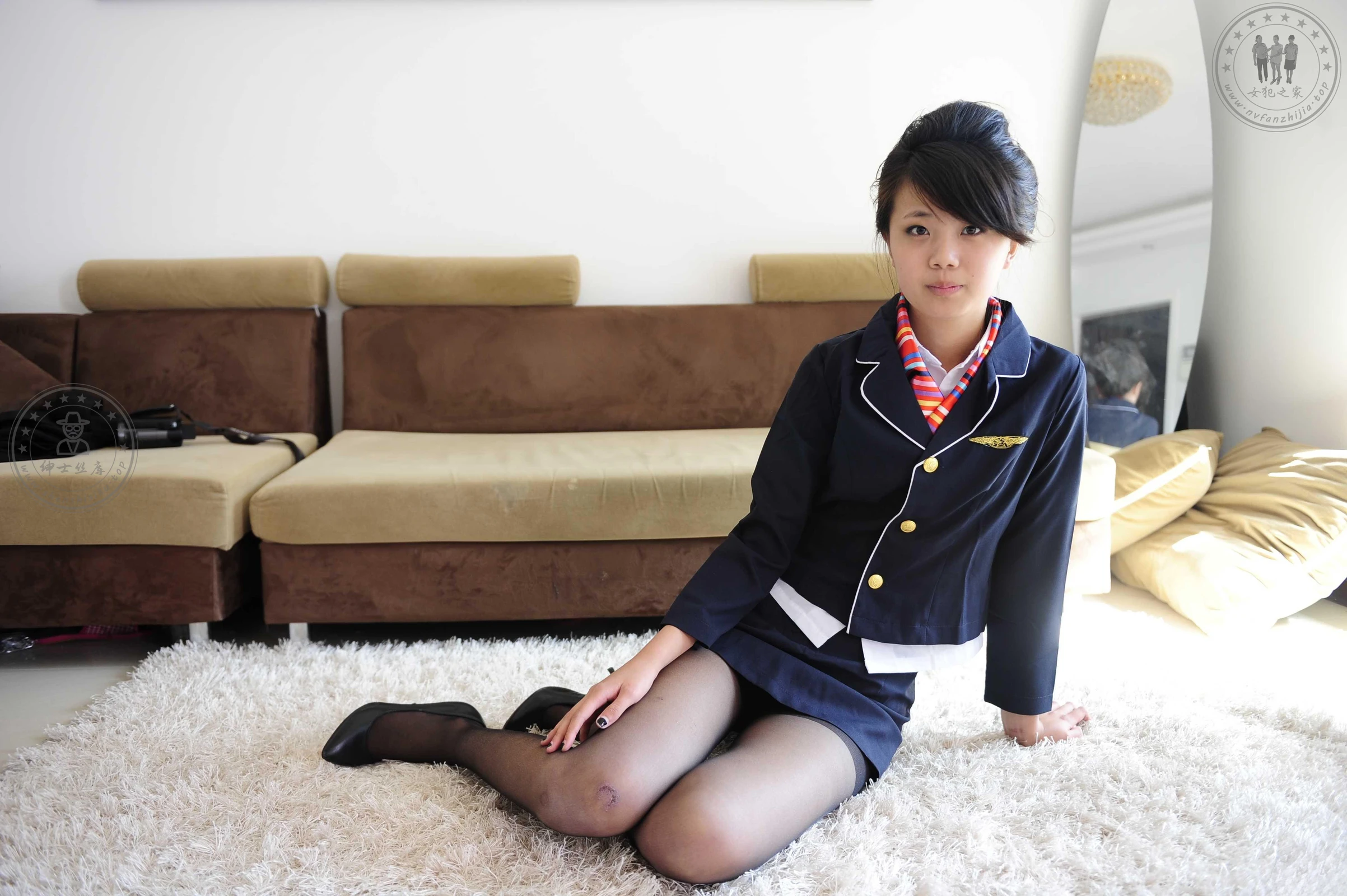 [老梦视觉套图]空姐制服丝袜美腿 身体美妙【57p】